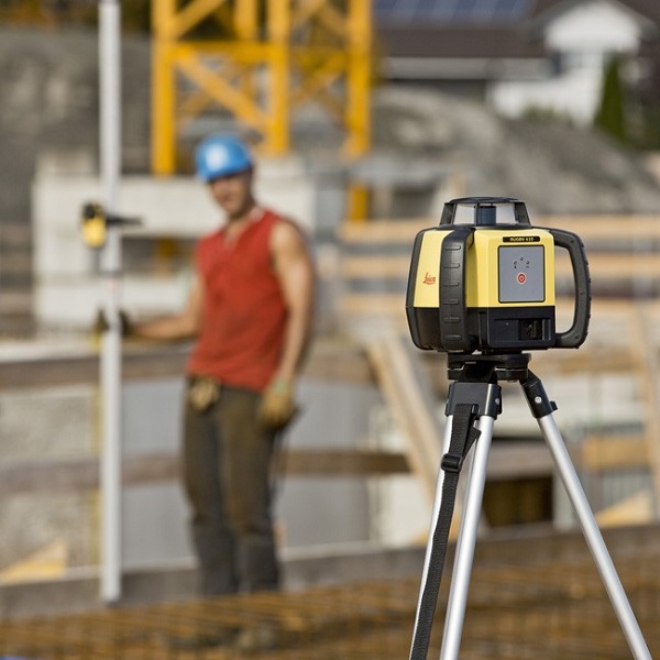 Roterende laser: hoogterverschil tuin meten